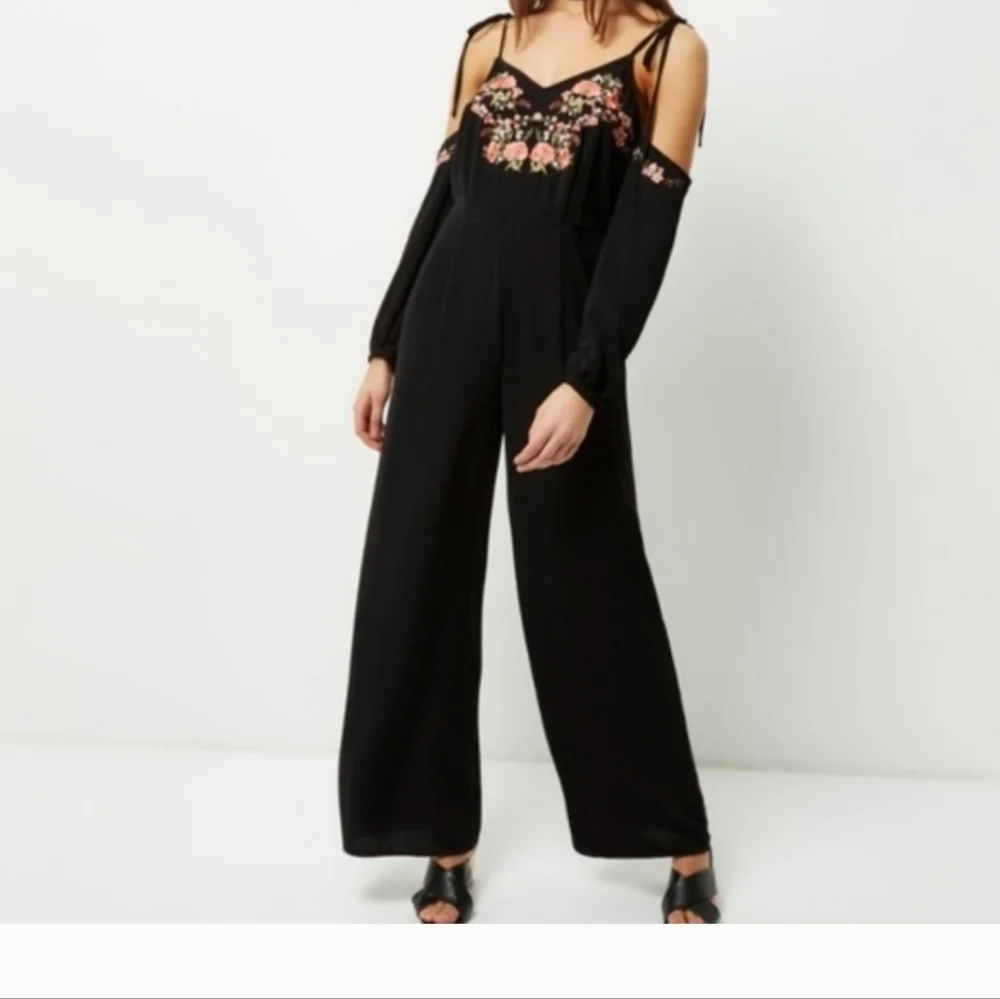 Nw0t ASOS FLORAL EMROIDERED JUMPSUIT SIZE 16